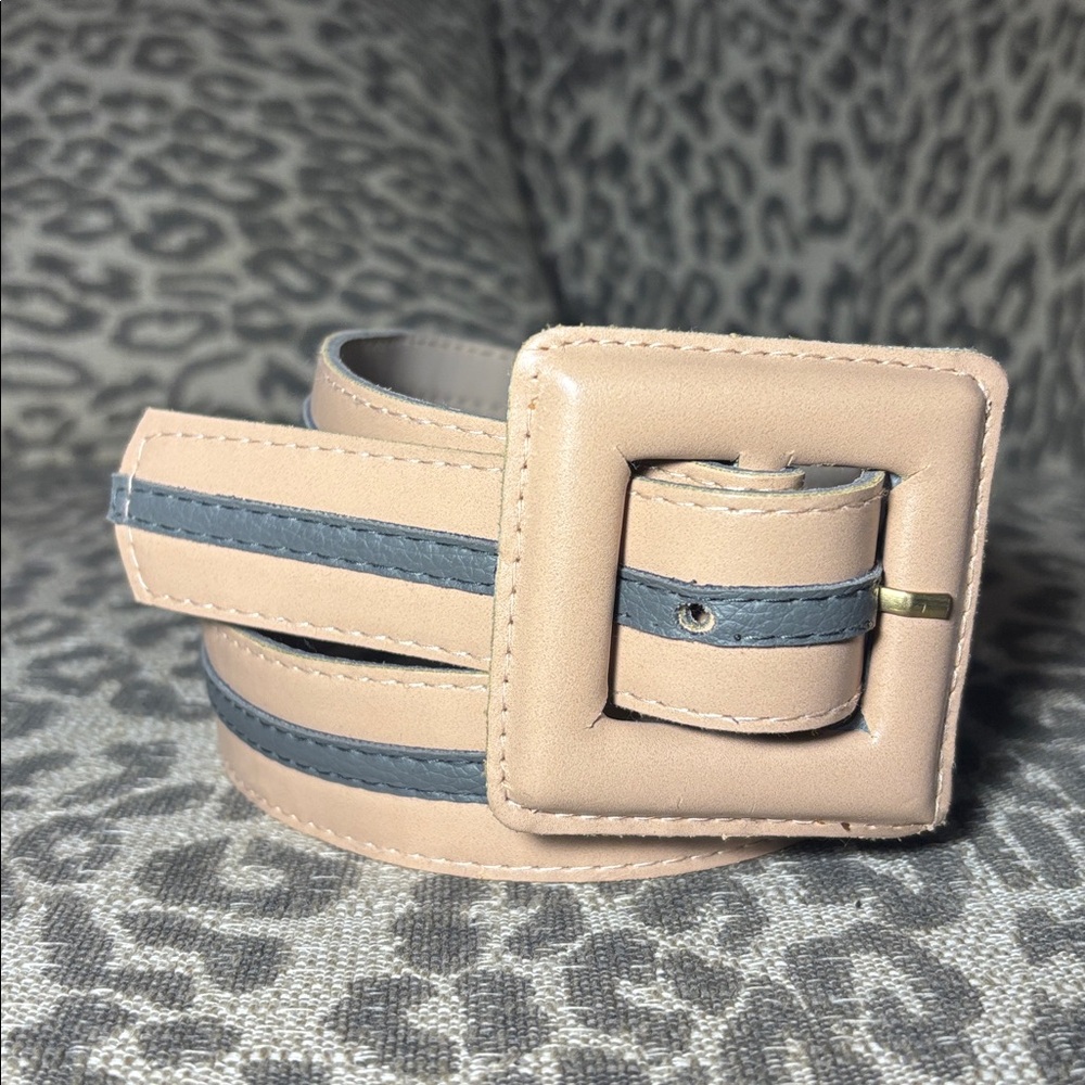 Vintage unbranded Stylish Beige and gray Belt with Square Buckle tan light brown